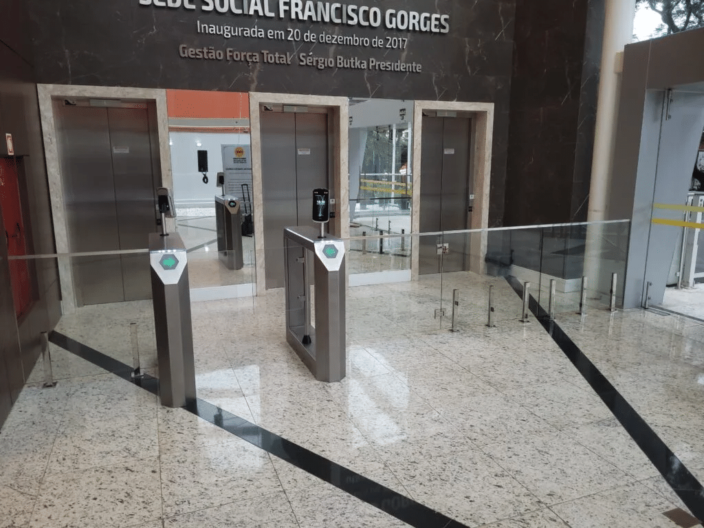 Catraca Flow Balcão V9 3 Catraca pivotante inox flow balcao v9 1024x768 1